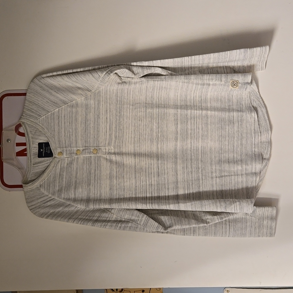 American Eagle Long Sleeve Shirt